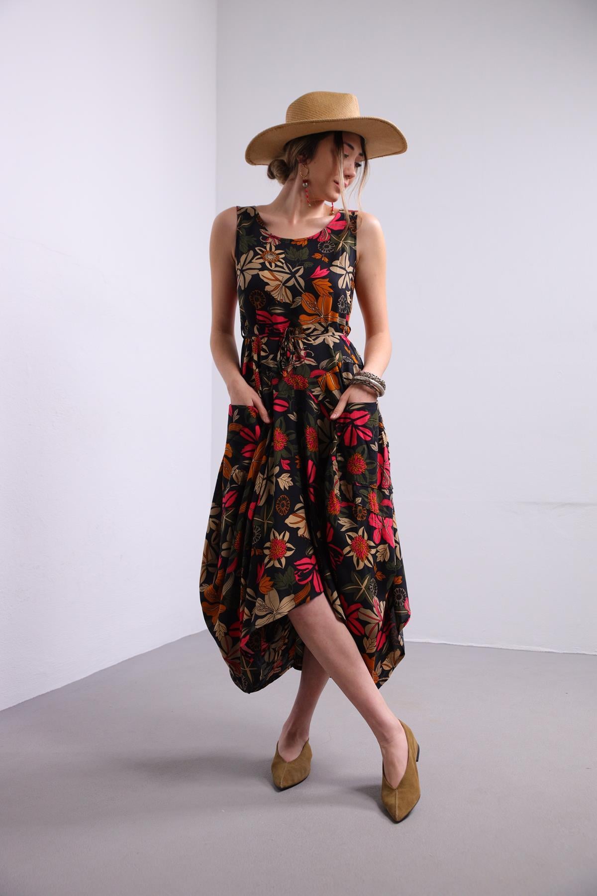  Black Patterned Scoop Neck Dress