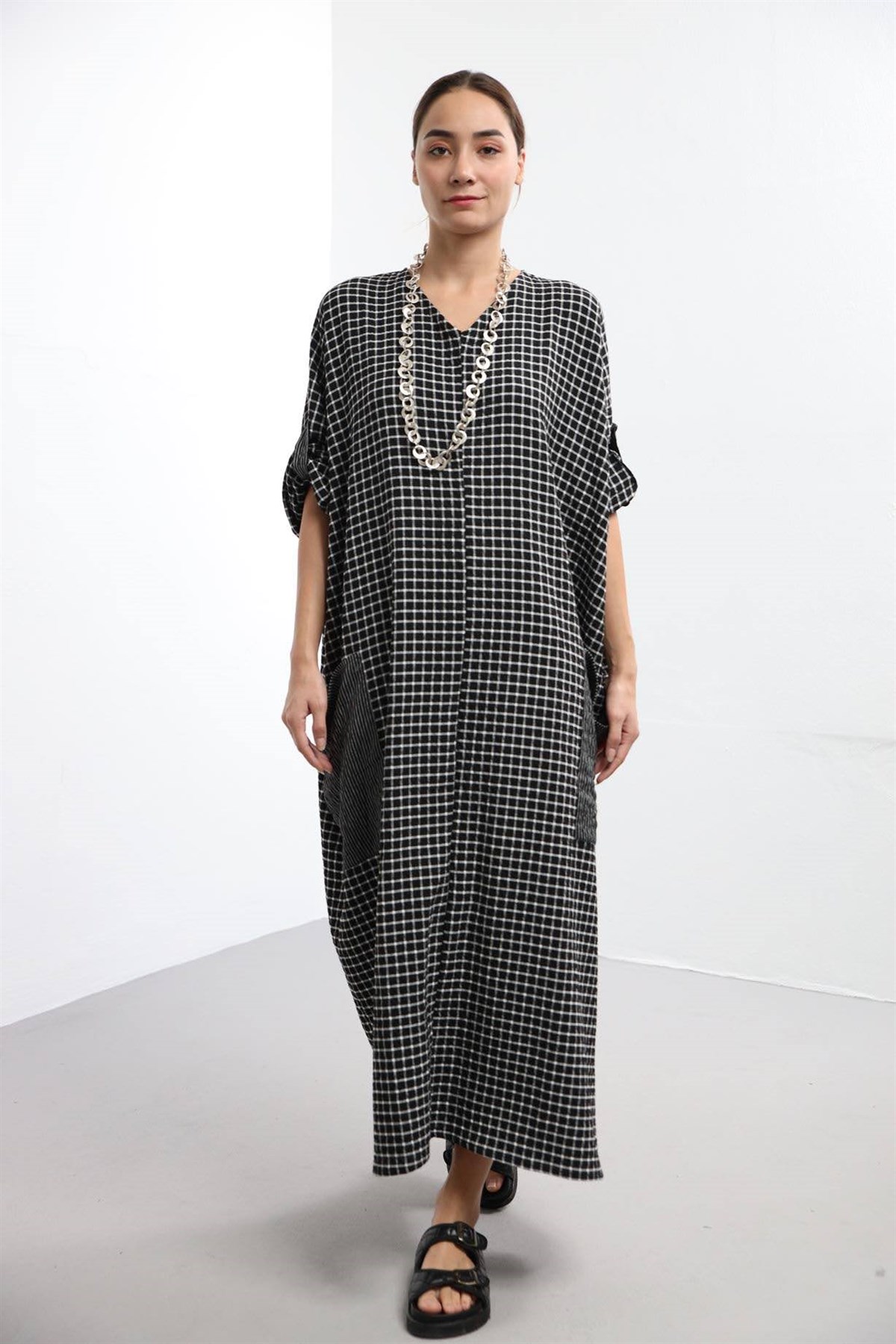  Siyah Kendinden Kareli Cepli Oversize Elbise