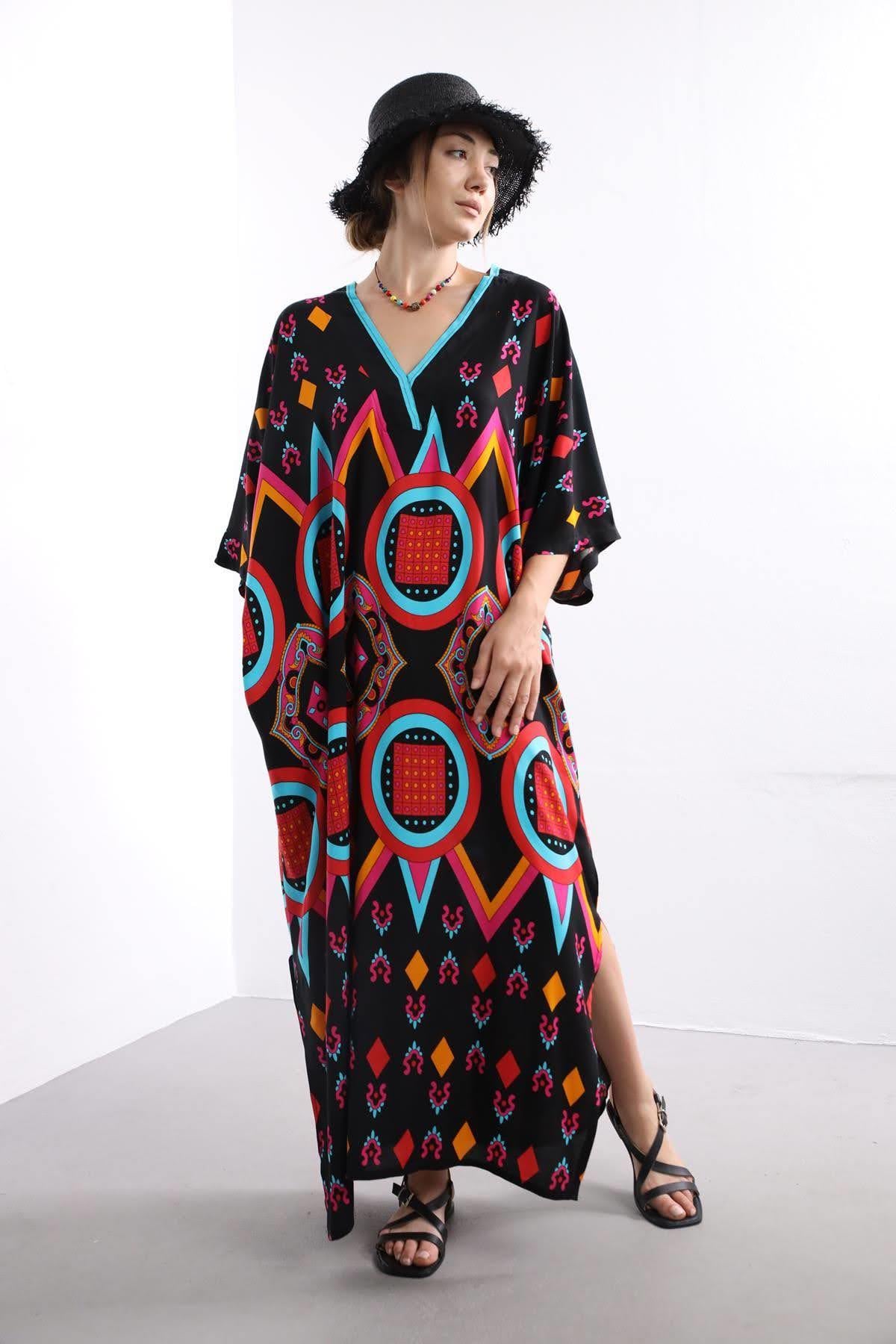 Siyah V Yaka Desenli Boho Elbise - Şaman Butik - Bohem Giyim ve Aksesuar | Kadın & Erkek Siyah V Yaka Desenli Boho Elbise