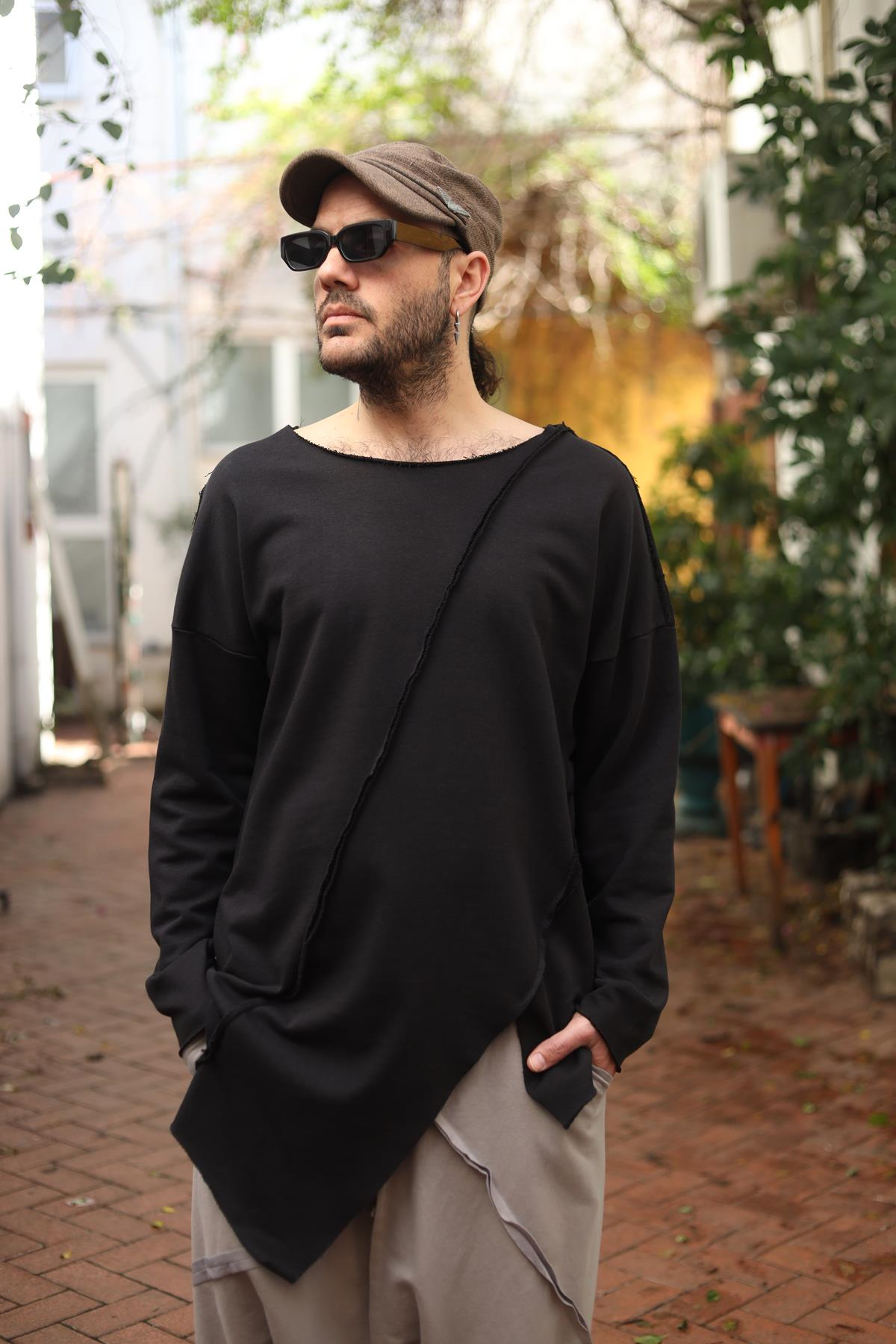 Siyah Pis Dikiş Detaylı Erkek Sweatshirt