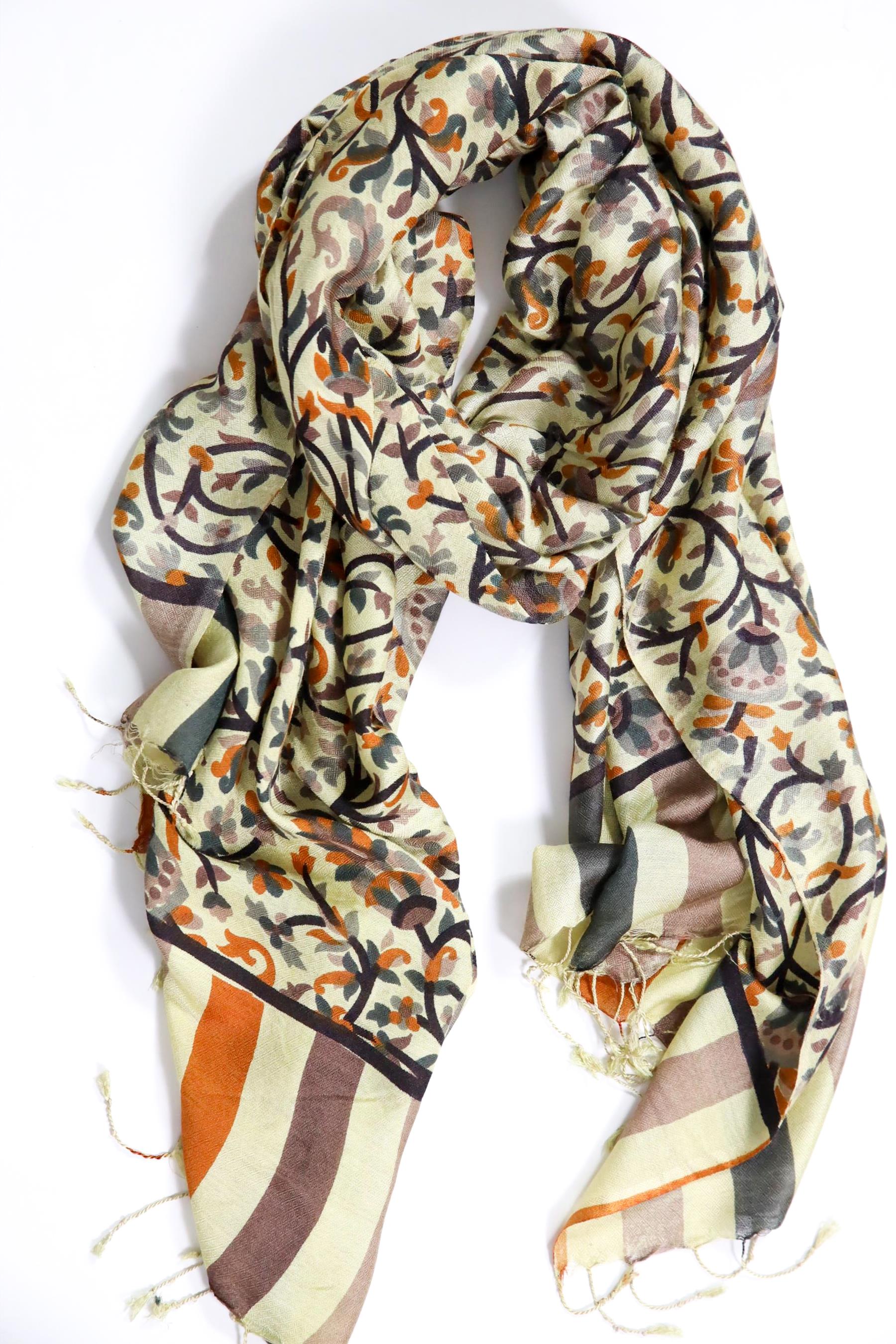 Açık Haki Püsküllü Desenli İpek Şal - Şaman Butik Açık Haki Püsküllü Desenli İpek Şal