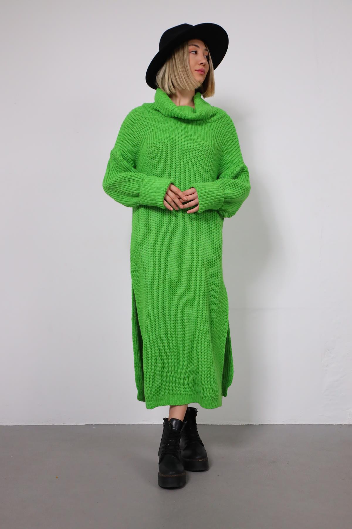 Green Turtleneck Long Knit Dress Green Turtleneck Long Knit Dress
