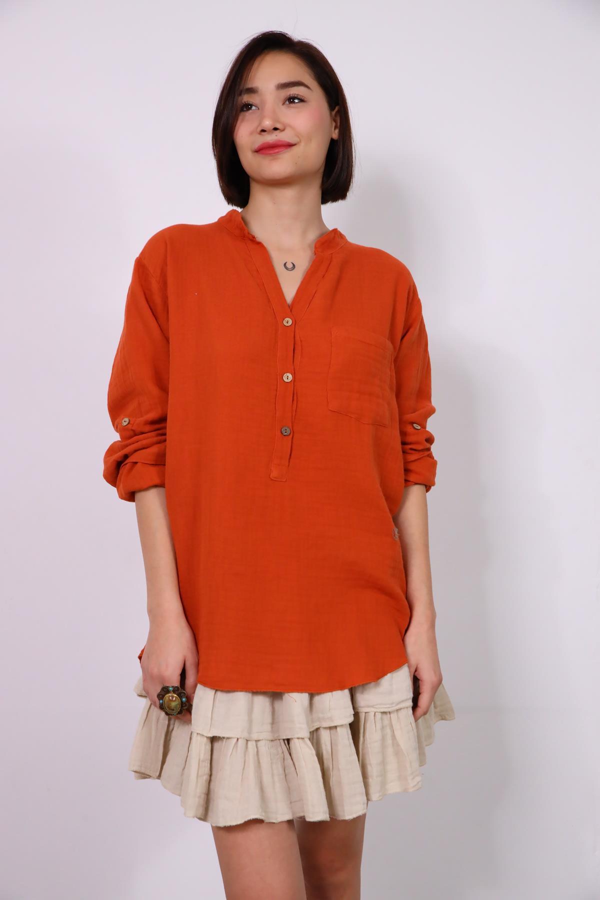 Kiremit Rengi Hakim Yaka Üç Düğmeli Müslin Gömlek - Şaman Butik Kiremit Rengi Hakim Yaka Üç Düğmeli Müslin Gömlek
