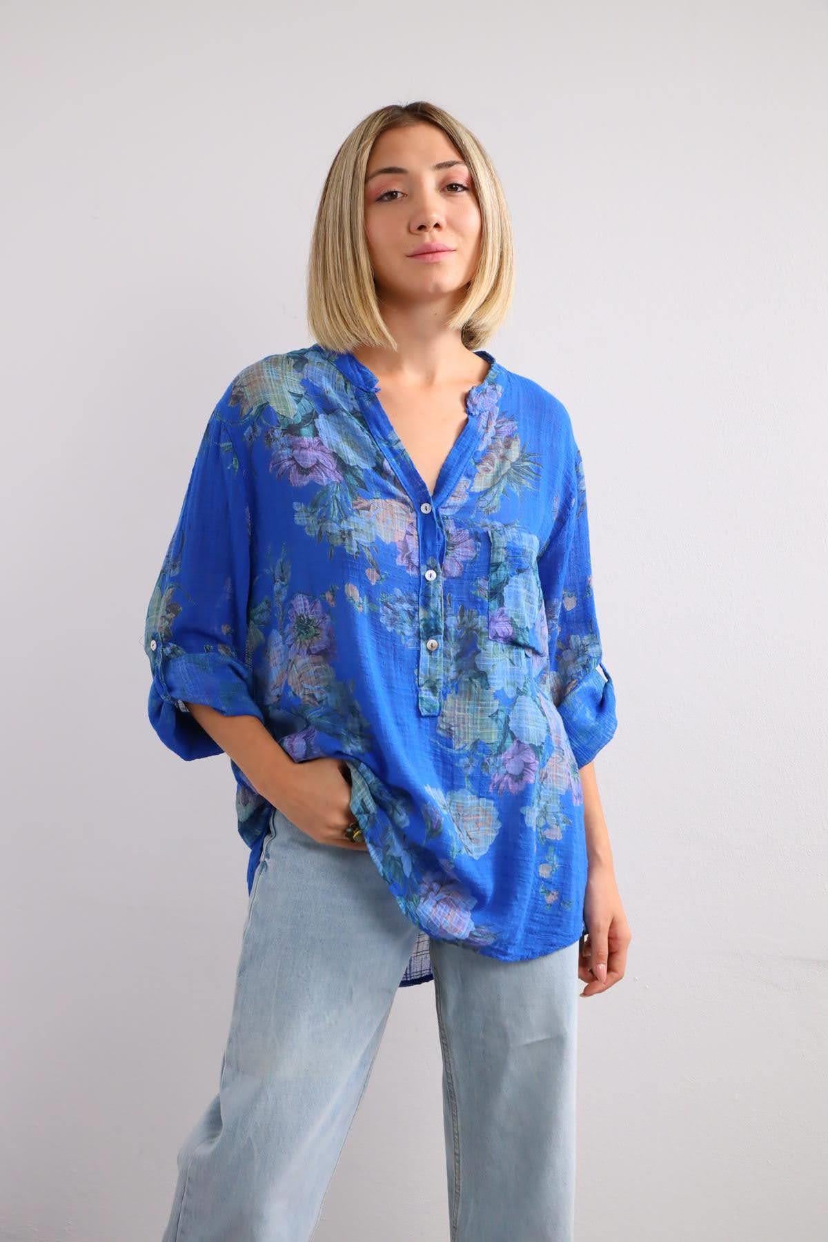 Mavi Gül Desenli Yarım Düğmeli Cepli Gömlek - Şaman Butik Mavi Gül Desenli Yarım Düğmeli Cepli Gömlek