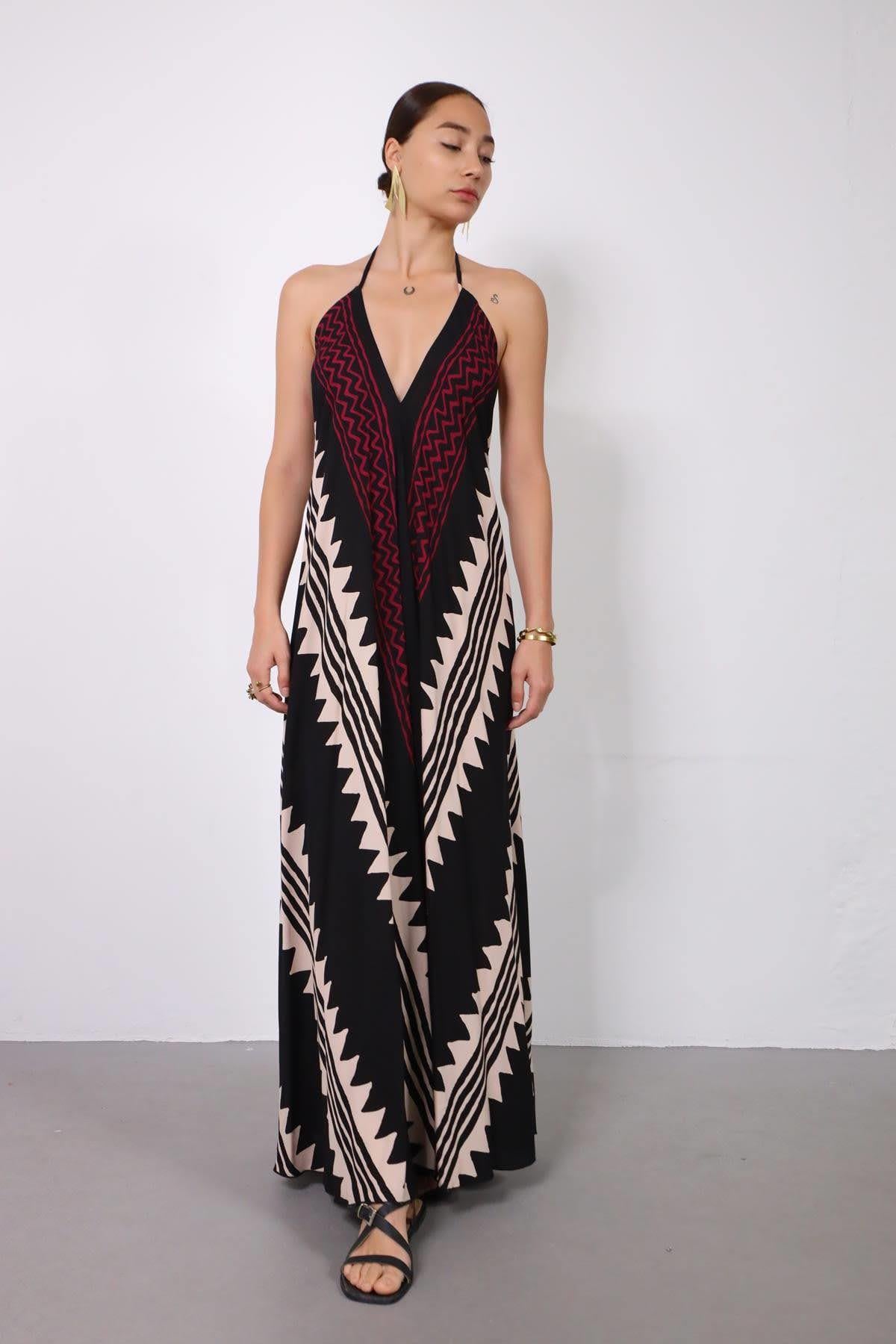 Siyah Sırt Dekolteli Askılı Uzun Elbise - Şaman Butik Siyah Sırt Dekolteli Askılı Uzun Elbise