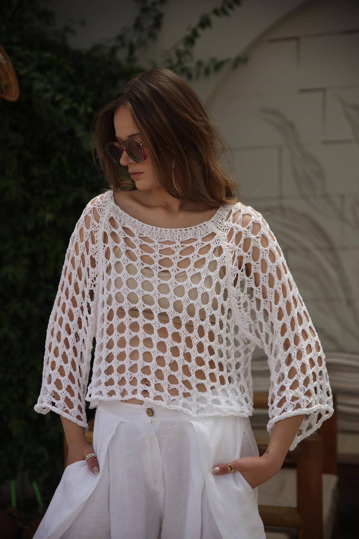 Beyaz Delikli Triko Bluz