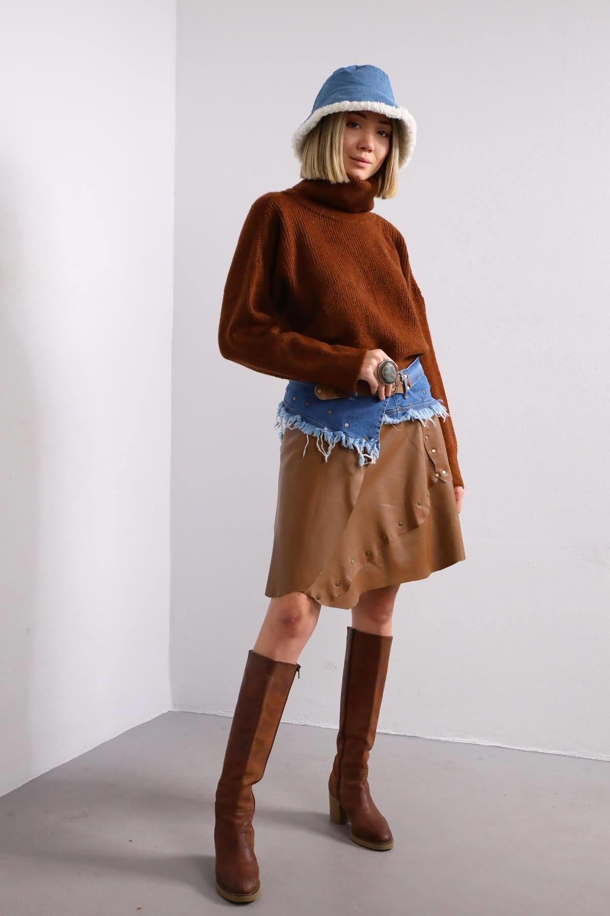 Sütlü Kahverengi Kot Parçalı Zımba Detaylı Tokalı Deri Etek - Şaman Buti Sütlü Kahverengi Kot Parçalı Zımba Detaylı Tokalı Deri Etek