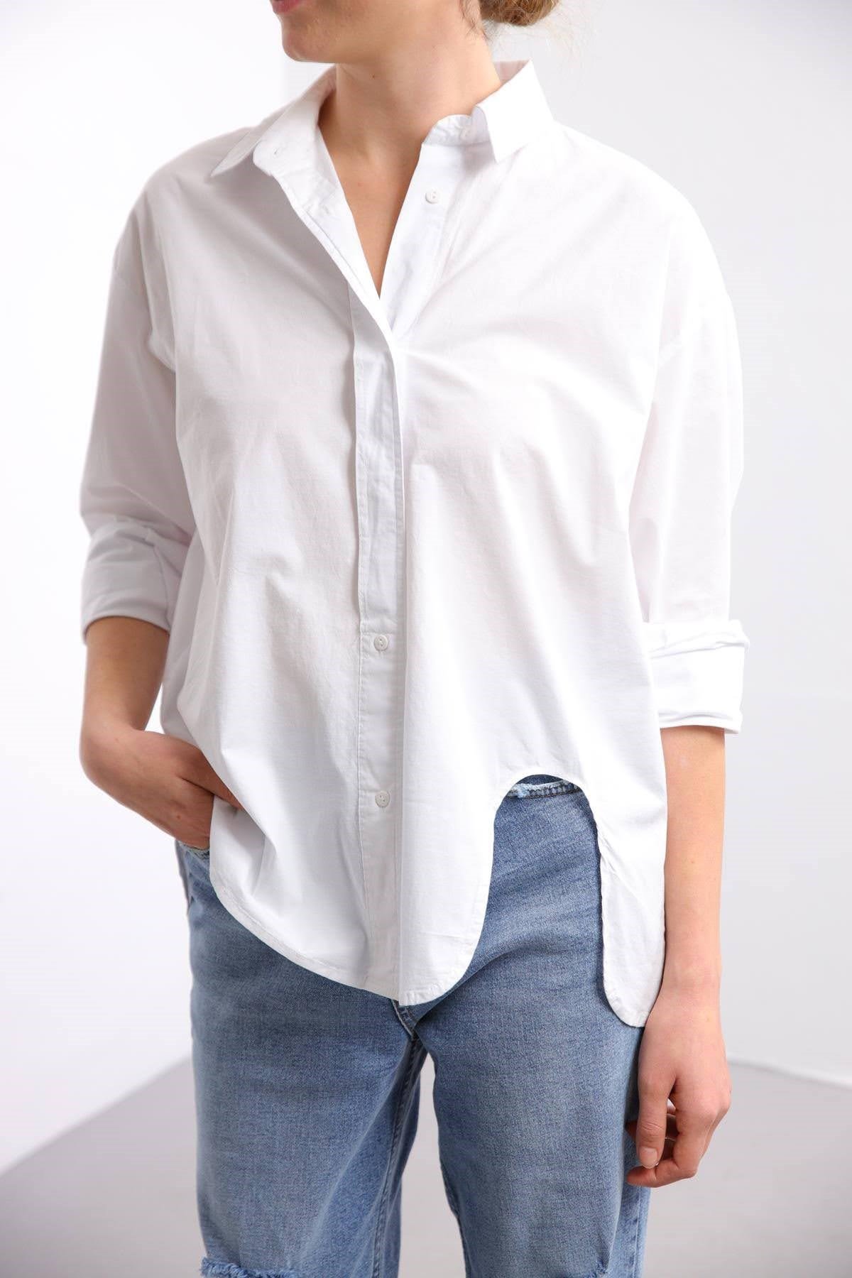 Beyaz Arkası Uzun Etek Detaylı Gömlek - Şaman Butik Beyaz Arkası Uzun Etek Detaylı Gömlek