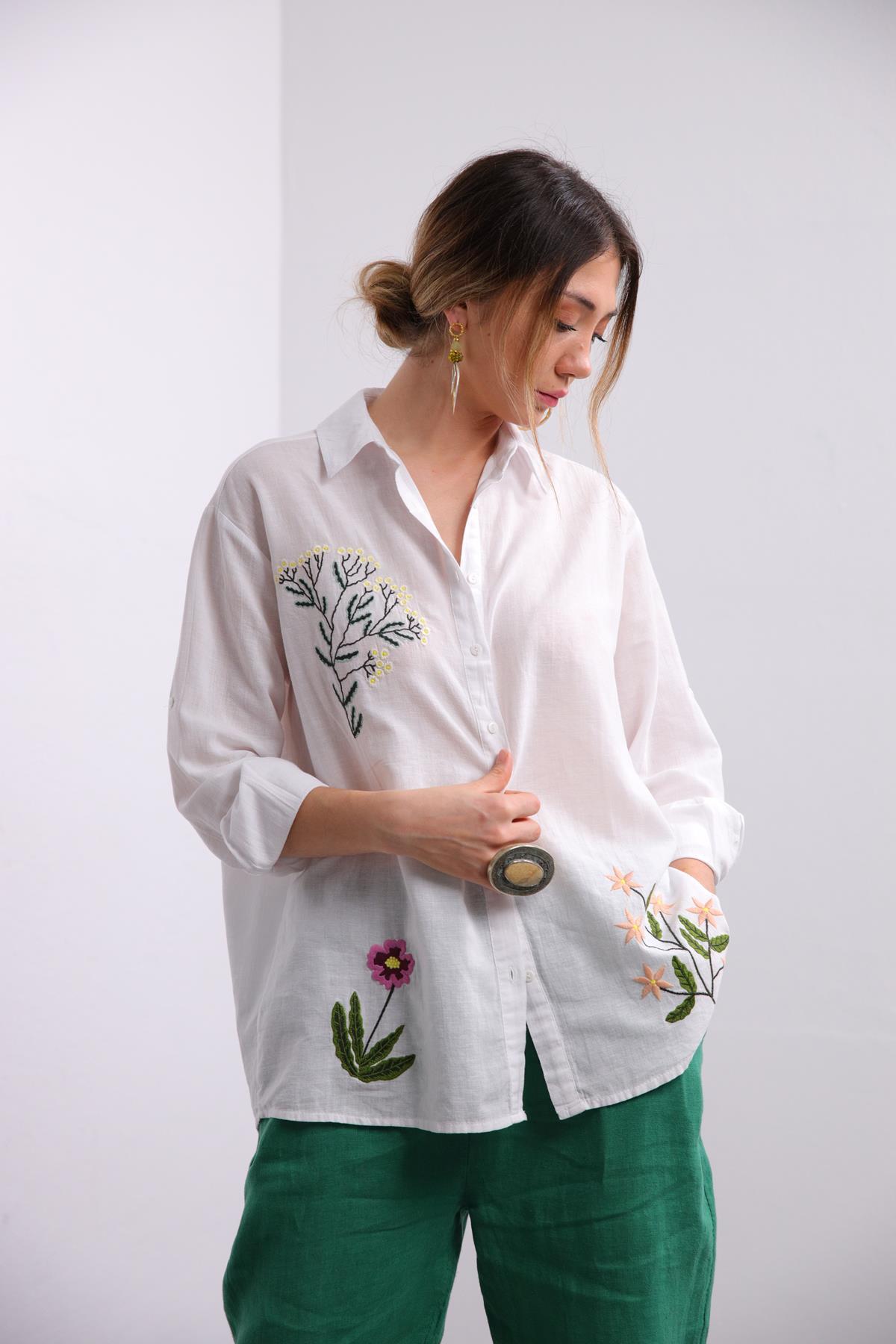 Beyaz Çiçek İşlemeli Gömlek - Şaman Butik - Bohem Giyim ve Aksesuar | Kadın & Erkek Beyaz Çiçek İşlemeli Gömlek