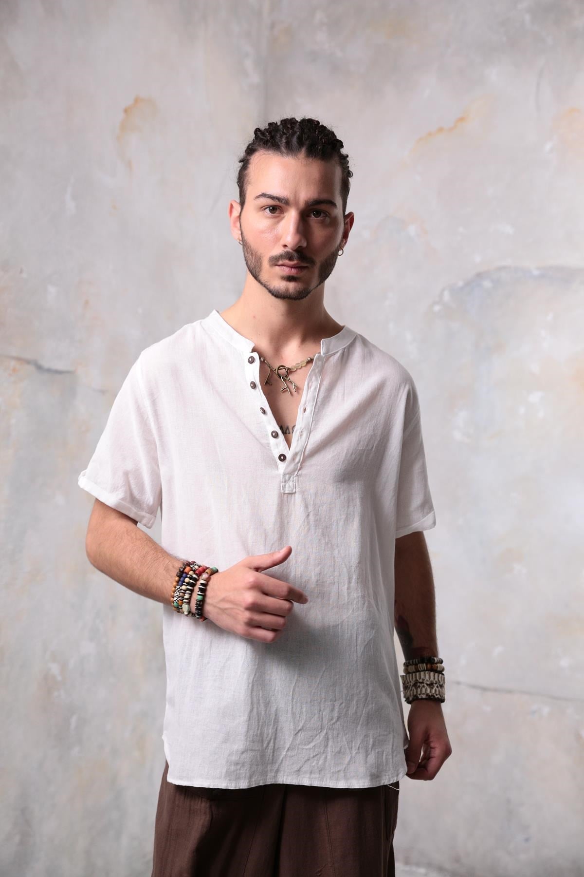 Beyaz Düğmeli Kısa Kollu Hakim Yaka Erkek Gömlek - Şaman Butik Beyaz Düğmeli Kısa Kollu Hakim Yaka Erkek Gömlek