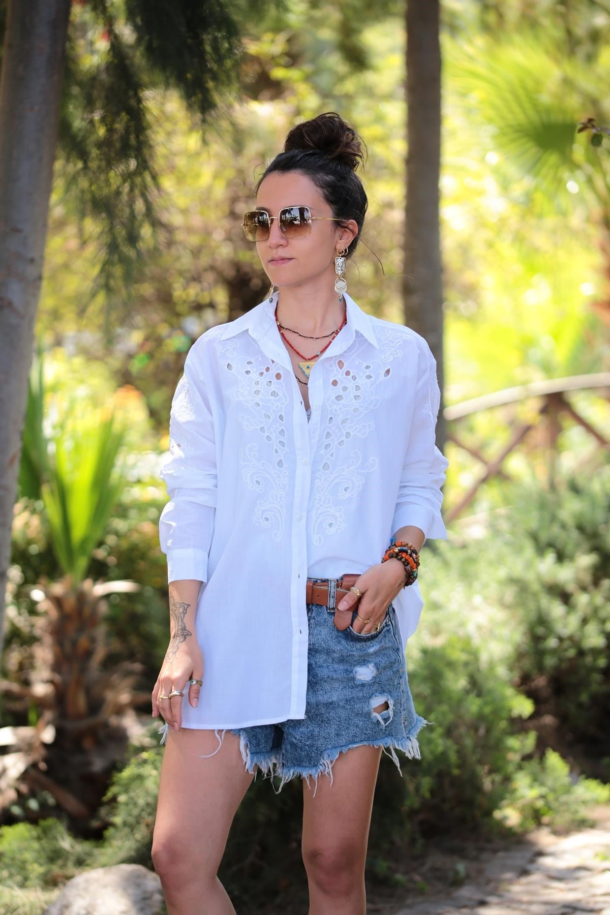 Beyaz İşlemeli Gömlek - Şaman Butik Beyaz İşlemeli Gömlek