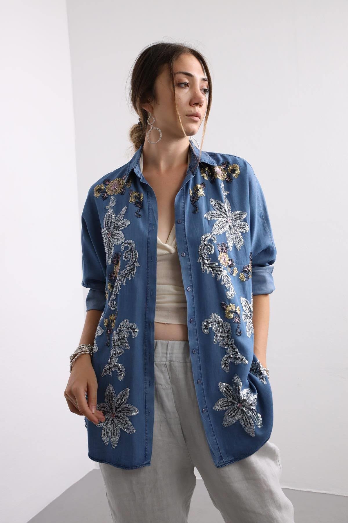 Koyu Mavi Yaprak Desenli Pullu Oversize Gömlek - Şaman Butik Koyu Mavi Yaprak Desenli Pullu Oversize Gömlek