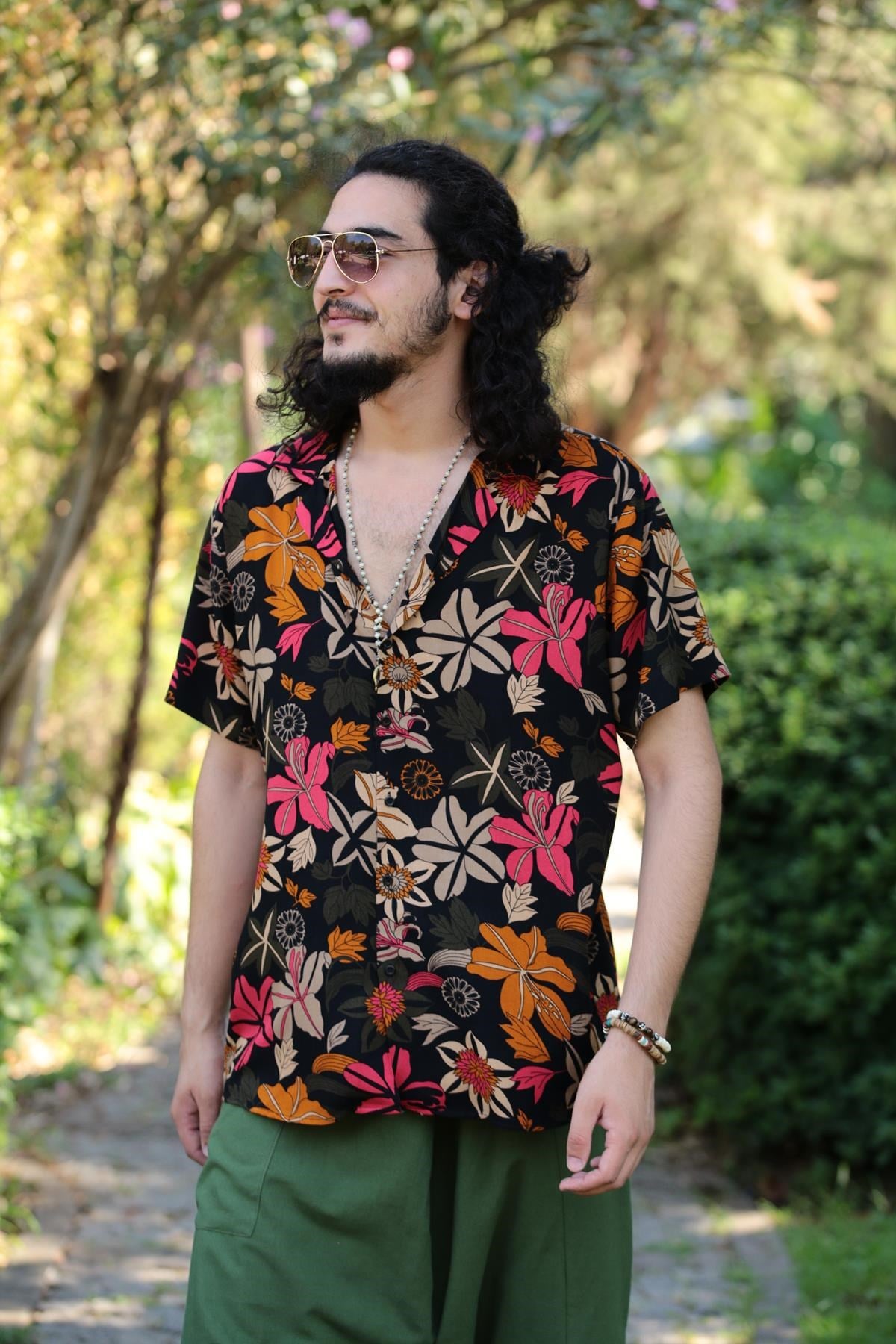 Siyah Yaprak Desenli Kısa Kol Gömlek - Şaman Butik Siyah Yaprak Desenli Kısa Kol Gömlek