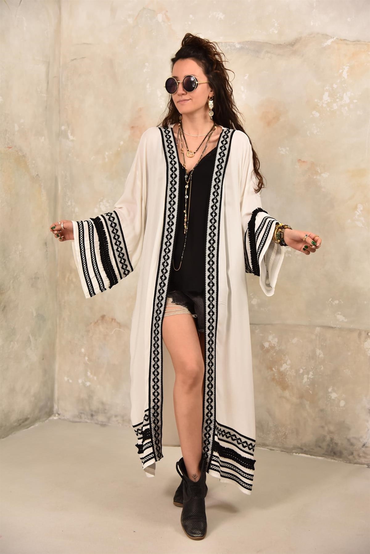 Beyaz Sıra Dantelli Kimono - Şaman Butik Beyaz Sıra Dantelli Kimono