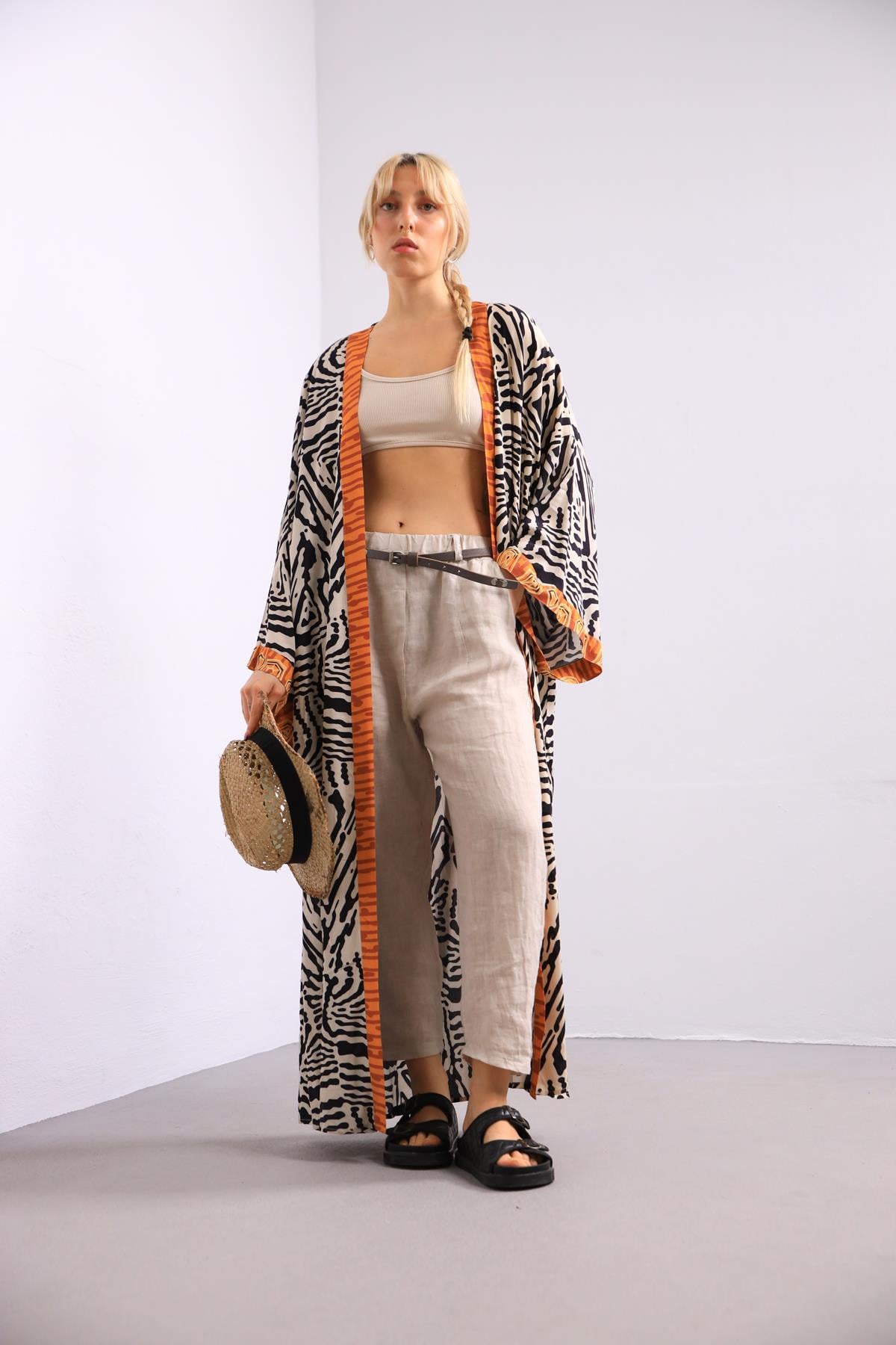 Ekru Turuncu Kadın Dengesi Desenli Kimono - Şaman Butik Ekru Turuncu Kadın Dengesi Desenli Kimono