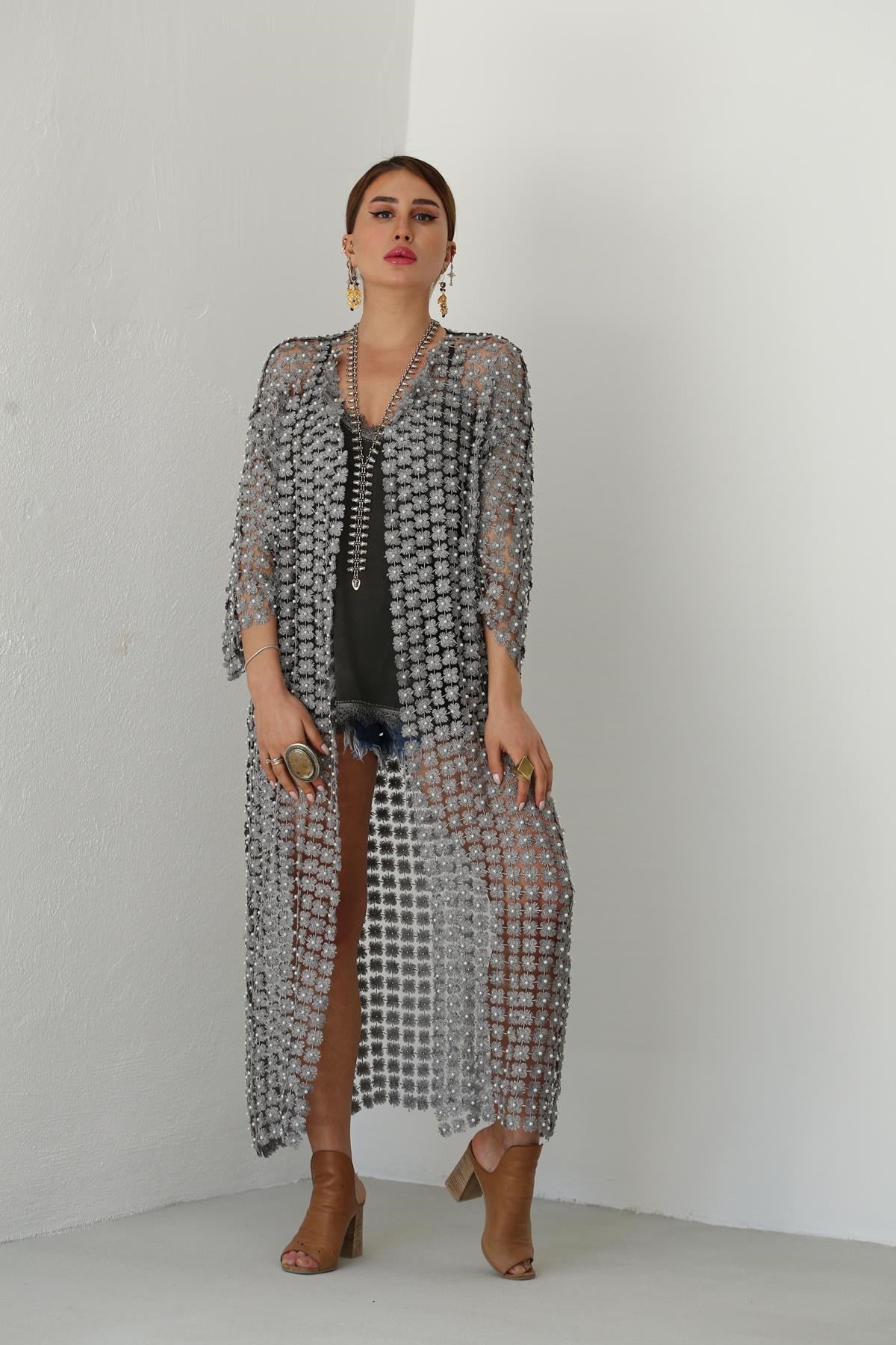 Gri İncili Örme Şık Kaftan - Şaman Butik Gri İncili Örme Şık Kaftan
