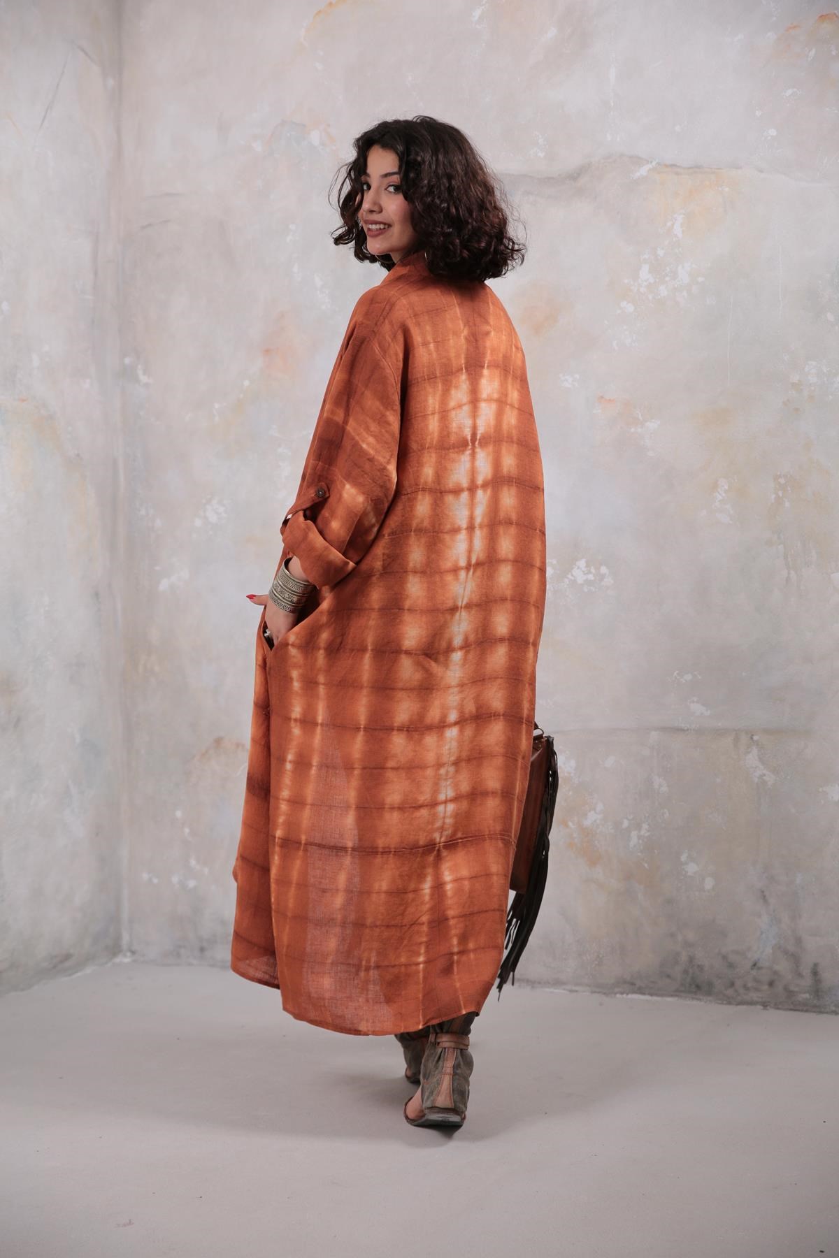  Kiremit Rengi Batikli Keten Kaftan