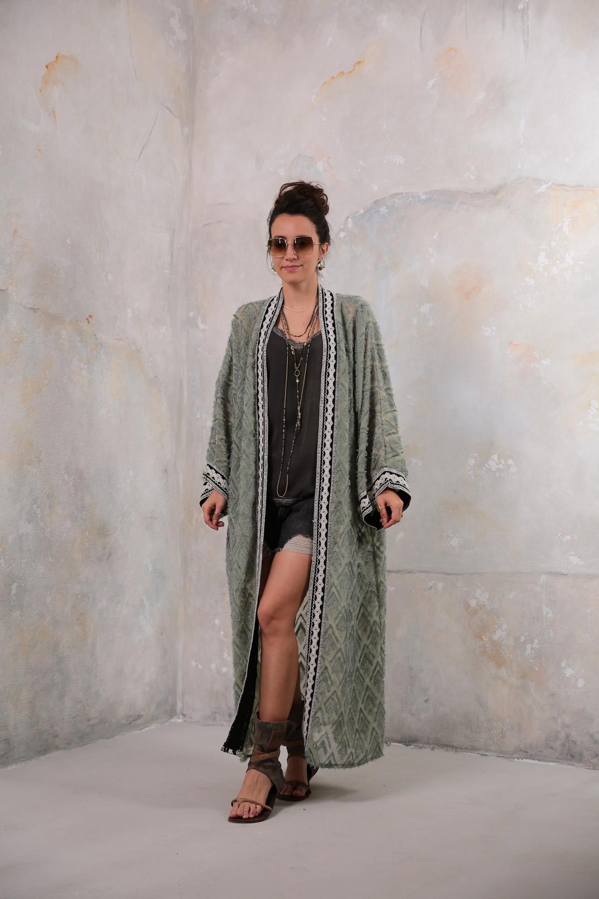  Mint Yeşili Yakası İşlemeli Püsküllü Kaftan