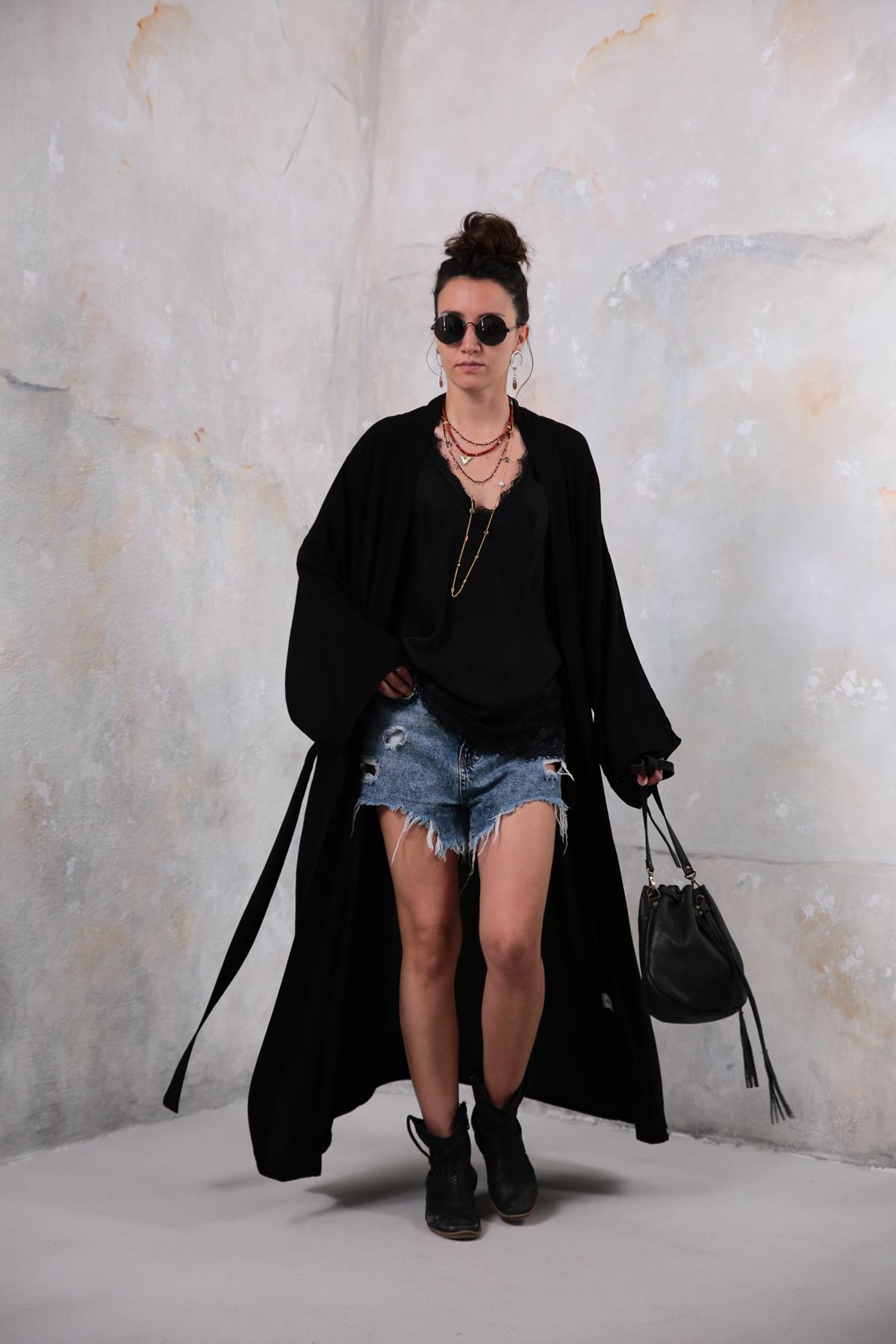  Siyah Kimono