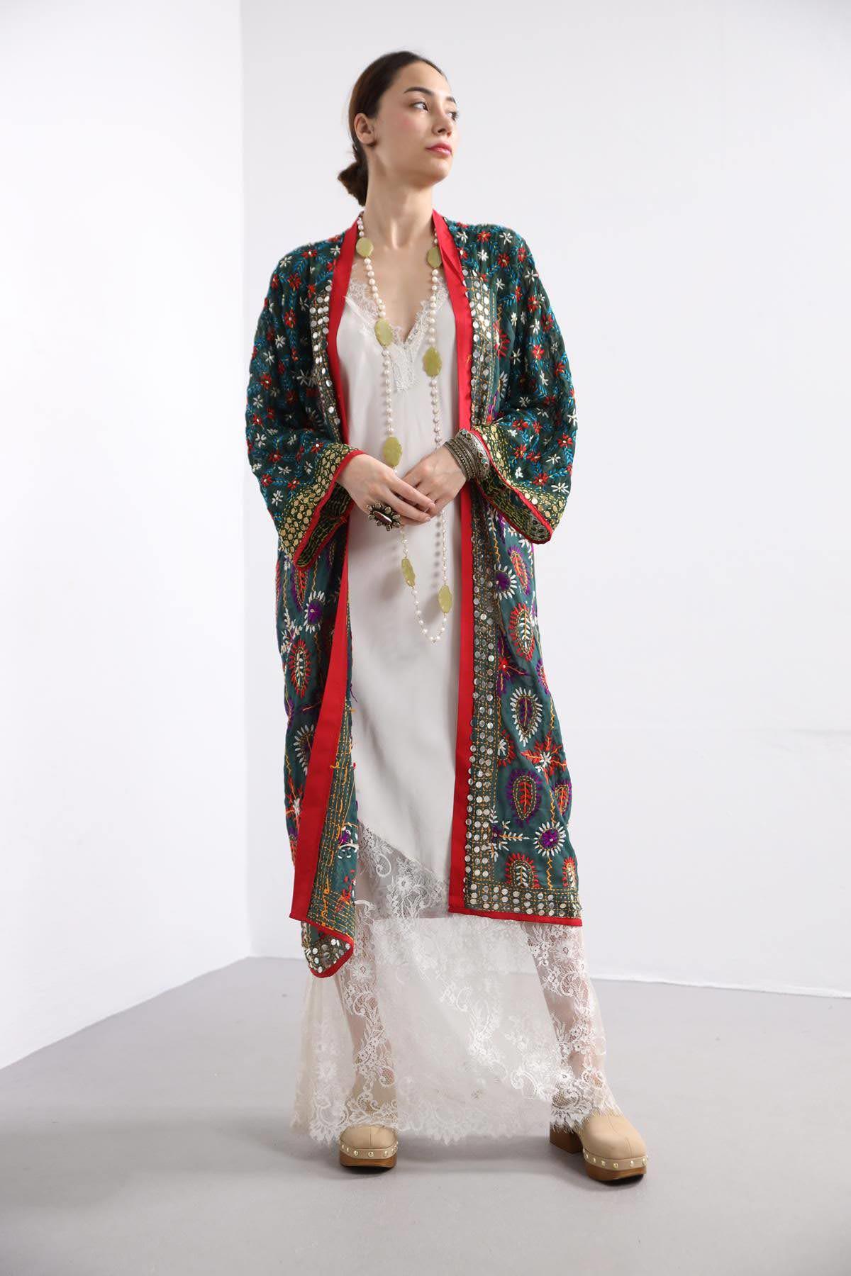  Zümrüt Yeşili Pul Detaylı Bohem Kaftan