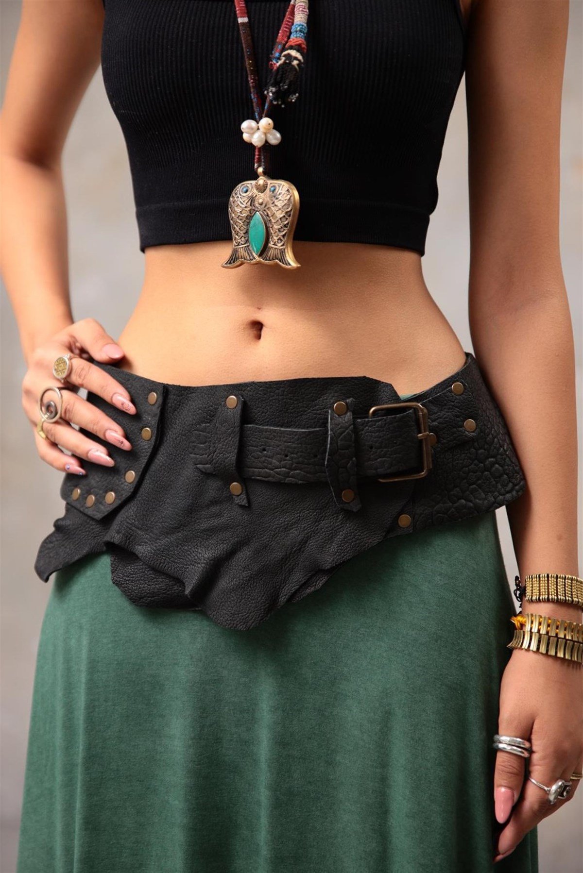  Siyah Parçalı Deri Kemer