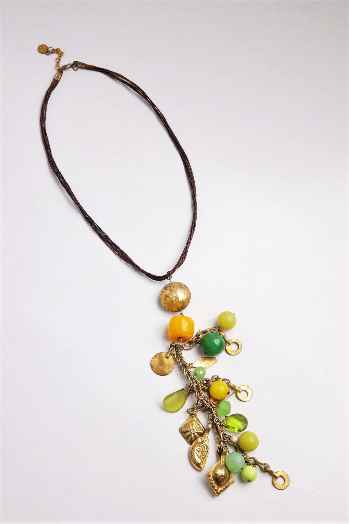  Doğal Taş Ve Bronz Parçalı Deri Kayışlı Sallantılı Tasarım Kolye