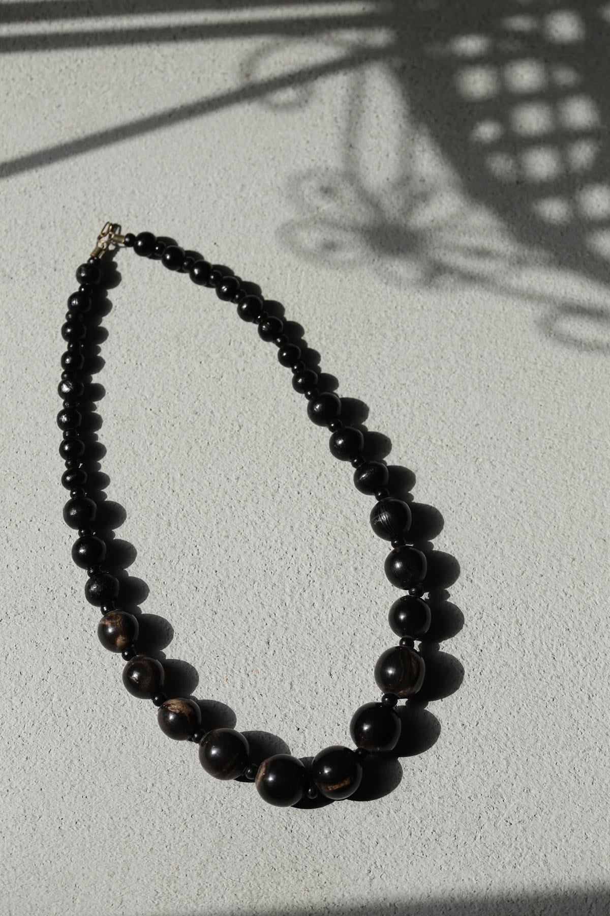 Siyah Mermer Desenli Ahşap Küre Tasarım Kolye - Şaman Butik Siyah Mermer Desenli Ahşap Küre Tasarım Kolye