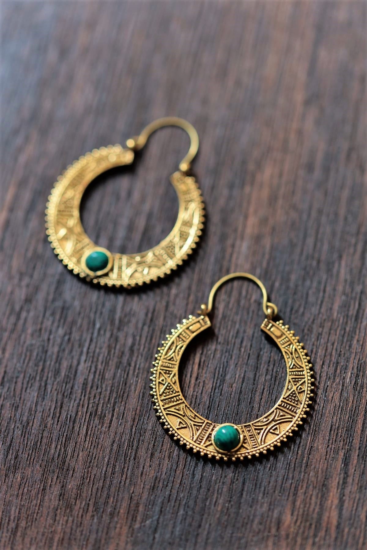  Bronz Antik İşlemeli Doğal Taşlı Tasarım Küpe