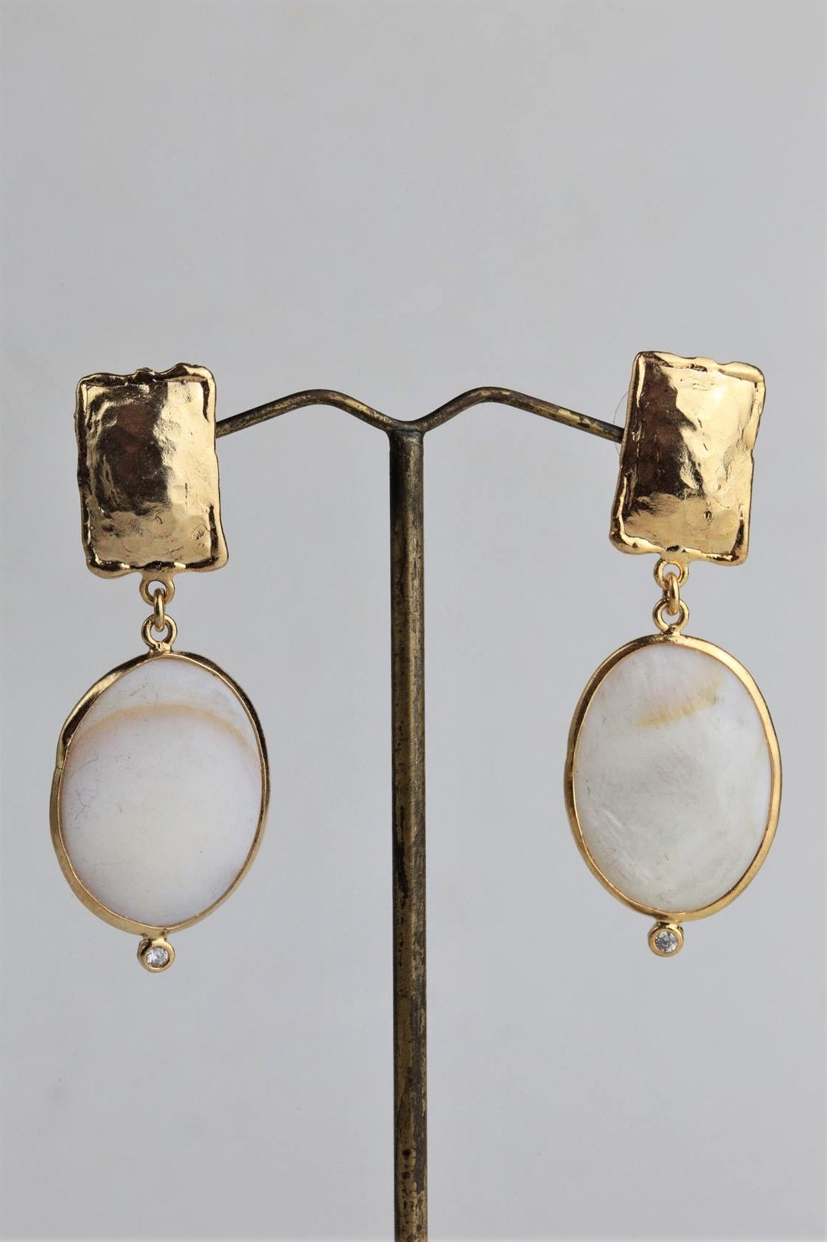 Bronz Sedefli Oval Tasarım Sallantılı Küpe - Şaman Butik Bronz Sedefli Oval Tasarım Sallantılı Küpe