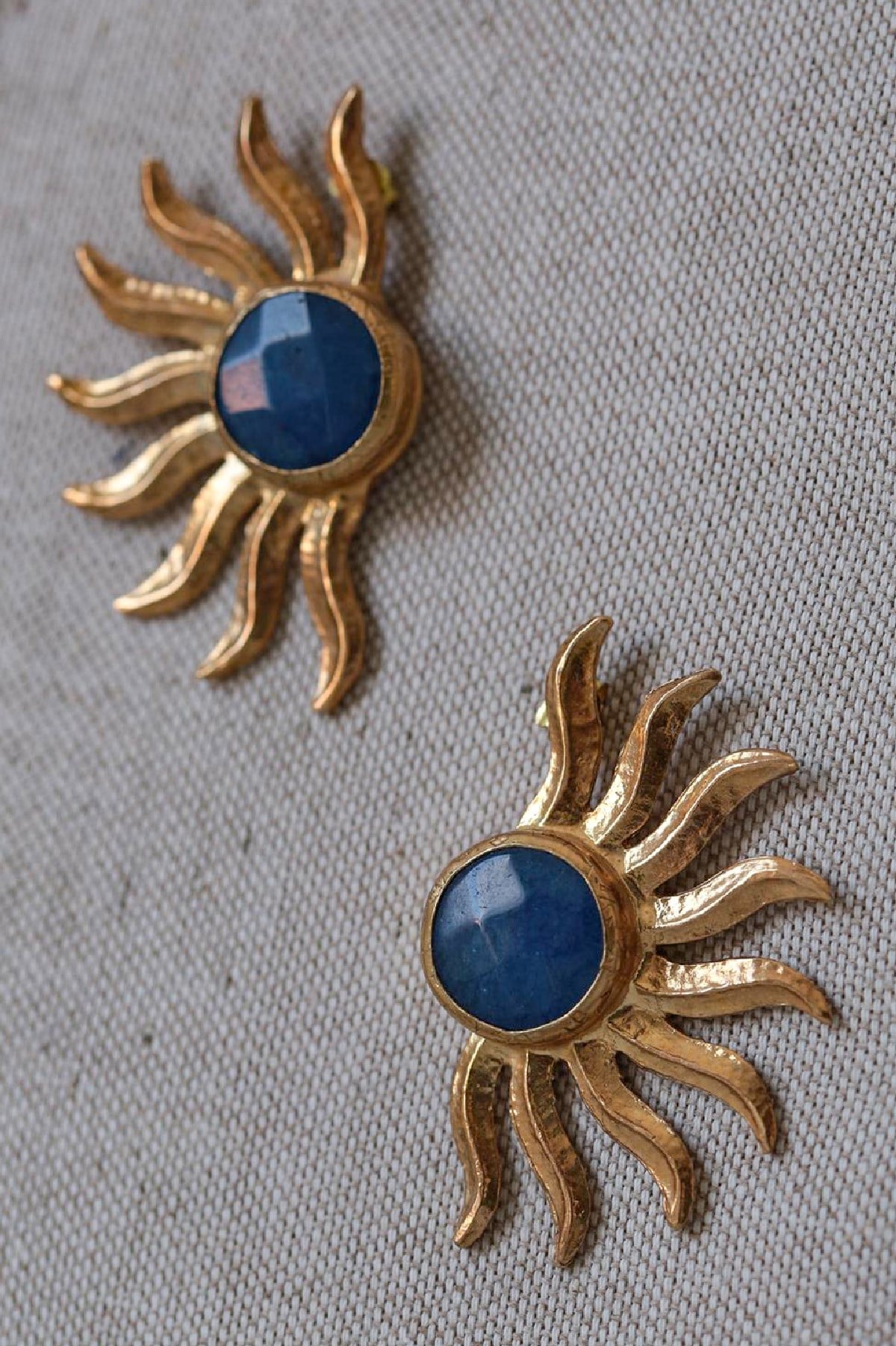 Lapis Taşlı Yarım Güneş Tasarım Kaplama Küpe - Şaman Butik Lapis Taşlı Yarım Güneş Tasarım Kaplama Küpe