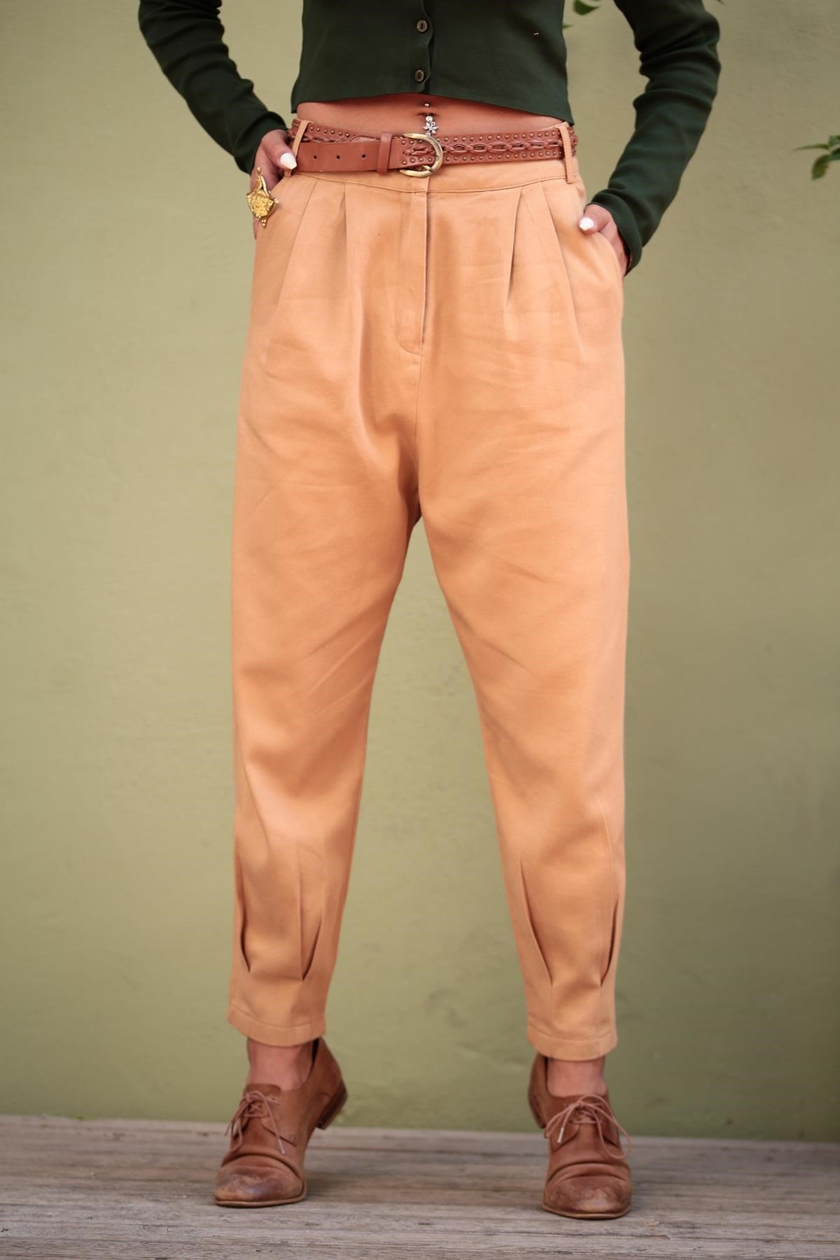 Camel Beli Ve Paçası Çift Pileli Pantolon - Şaman Butik Camel Beli Ve Paçası Çift Pileli Pantolon