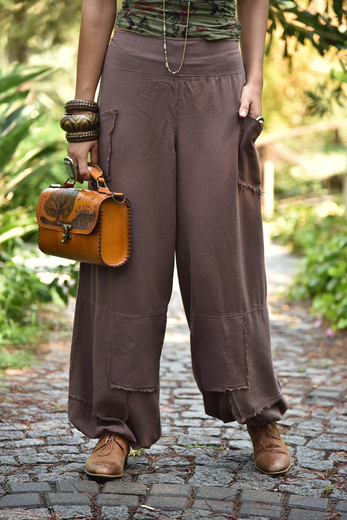 Kahverengi Cepleri Dikişli Pantolon - Şaman Butik Kahverengi Cepleri Dikişli Pantolon
