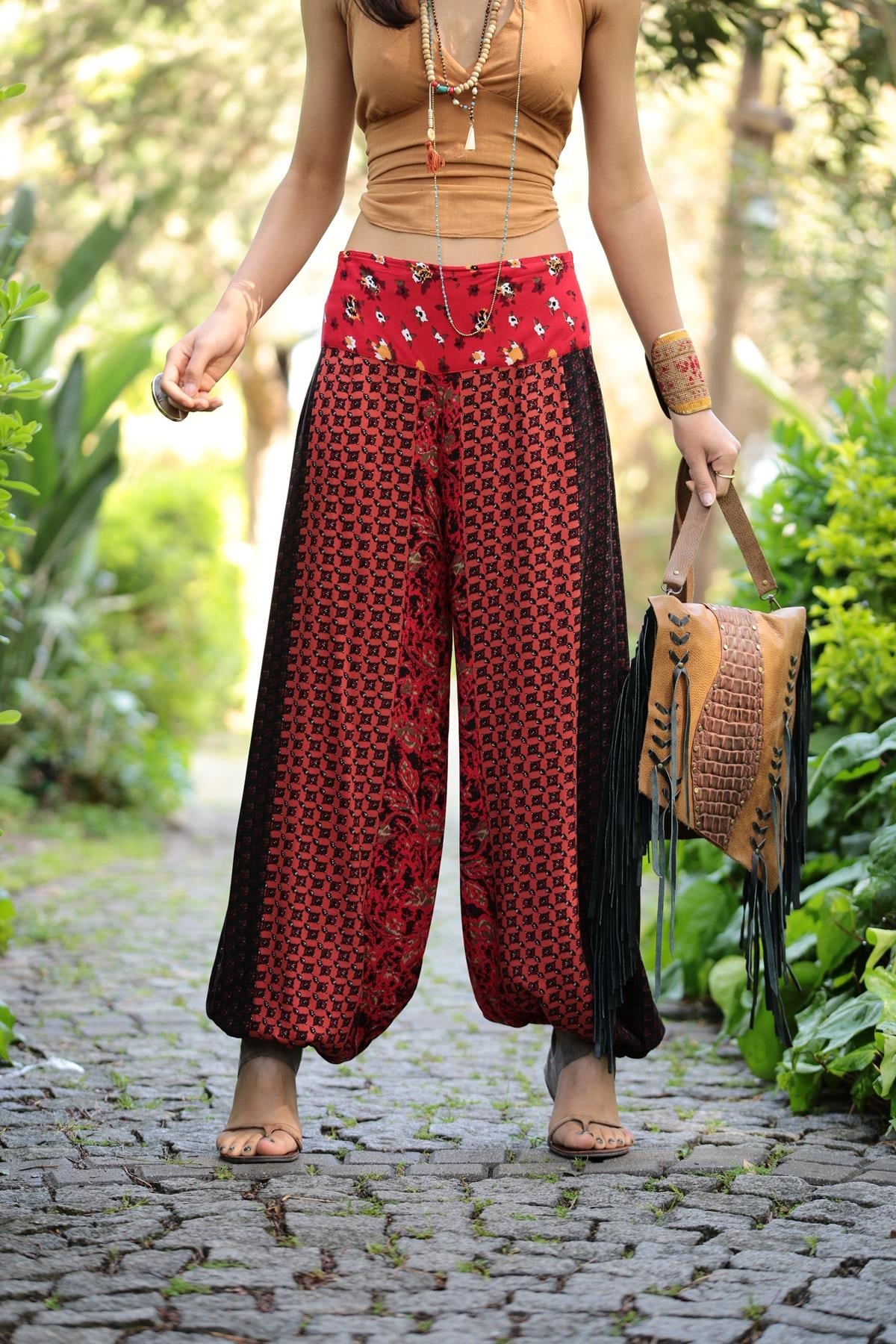 Kırmızı Patchwork Desenli Beli Lastikli Şalvar Pantolon - Şaman Butik Kırmızı Patchwork Desenli Beli Lastikli Şalvar Pantolon