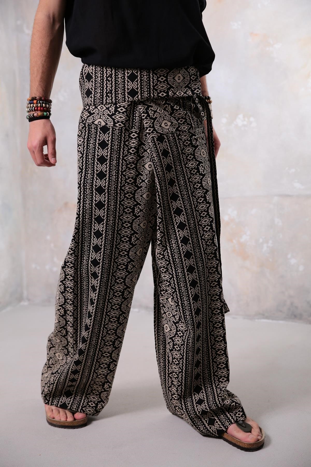 Siyah Desenli Rahat Kesim Balıkçı Pantolon - Şaman Butik Siyah Desenli Rahat Kesim Balıkçı Pantolon