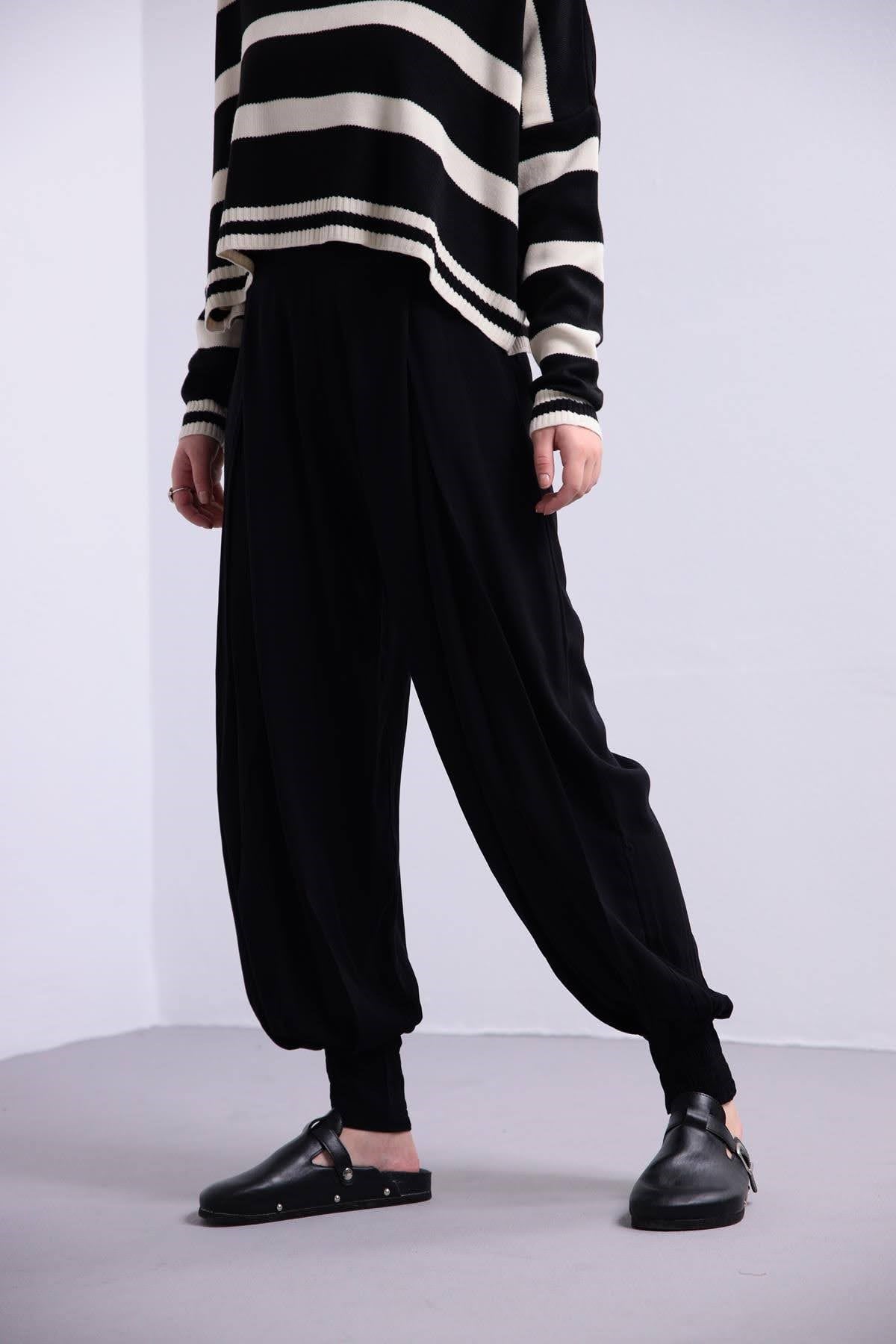Siyah Pile Detaylı Pantolon - Şaman Butik Siyah Pile Detaylı Pantolon