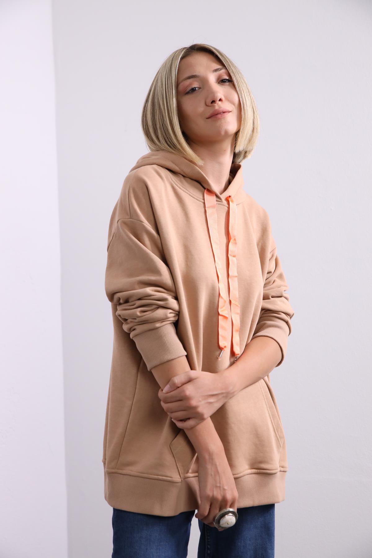 Camel Önü Cepli Kapüşonlu Sweatshirt - Şaman Butik - Bohem Giyim ve Aksesuar | Kadın & Erkek Camel Önü Cepli Kapüşonlu Sweatshirt