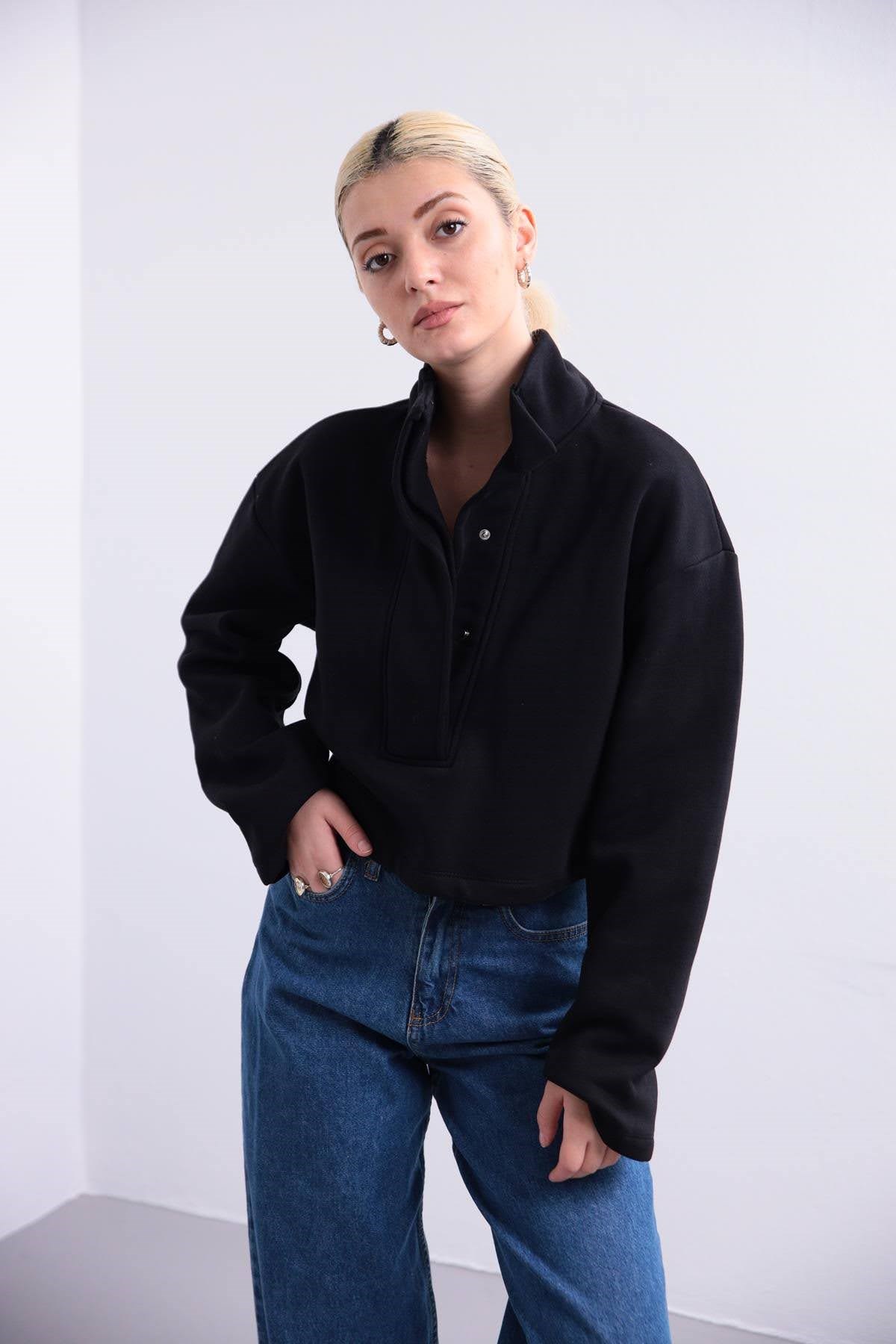  Siyah Çıt Çıtlı Crop Sweat