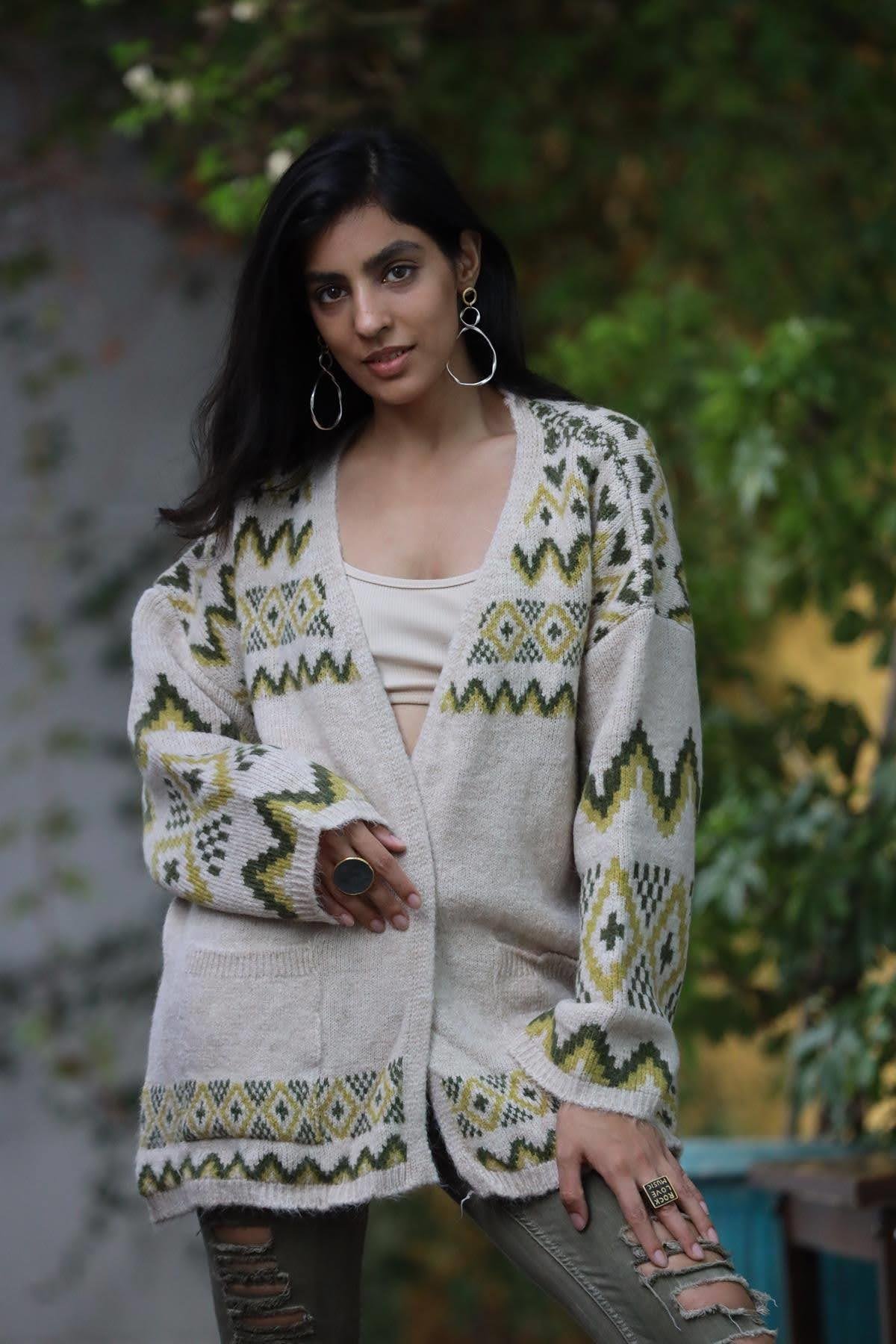 Taş Rengi Desenli Cepli Hırka