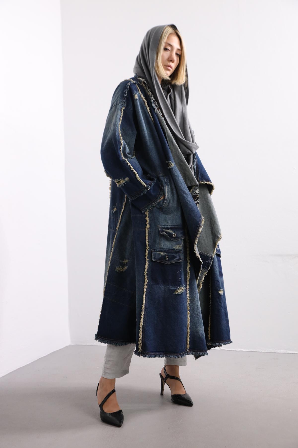  Mavi Yırtık Detaylı Denim Trençkot