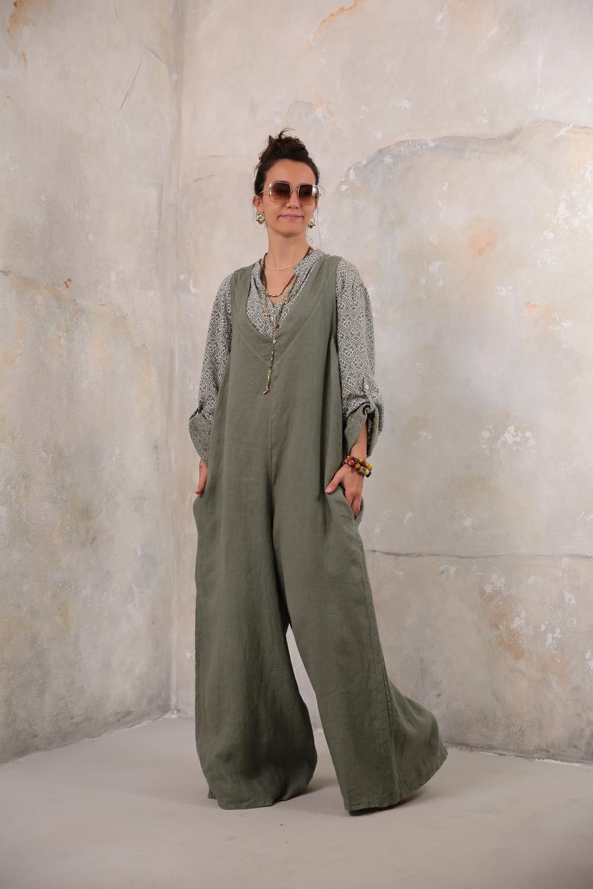 Haki V Yaka Arkadan Bağlamalı Keten Tulum - Şaman Butik Haki V Yaka Arkadan Bağlamalı Keten Tulum