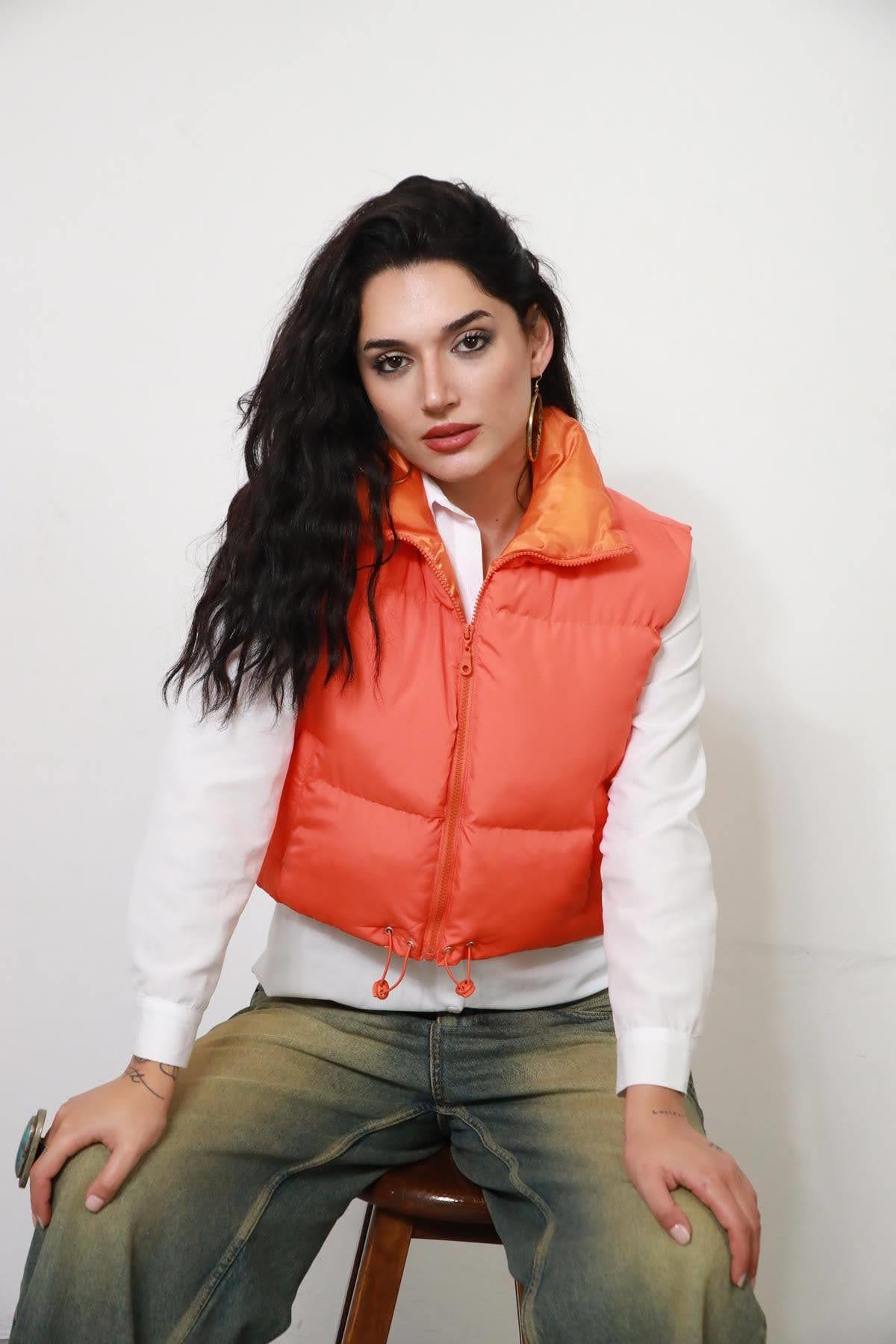 Turuncu Lastik Detay Kısa Yelek