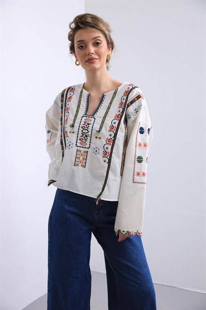 Beyaz Yakası Kesik İşlemeli Bohem Bluz - Şaman Butik Beyaz Yakası Kesik İşlemeli Bohem Bluz