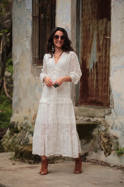 Beyaz Dantel İşlemeli V Yaka Bohem Elbise - Şaman Butik Beyaz Dantel İşlemeli V Yaka Bohem Elbise