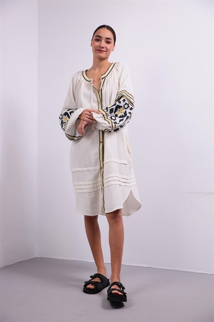 Beyaz Önü Full Düğmeli İşlemeli Elbise - Şaman Butik Beyaz Önü Full Düğmeli İşlemeli Elbise