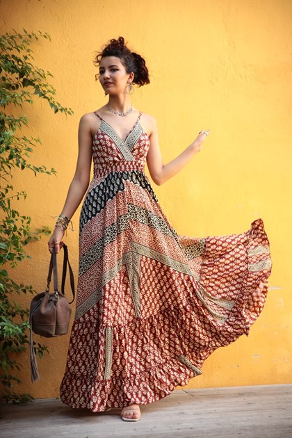 Krem Rengi Desenli Askılı İpek Elbise - Şaman Butik Krem Rengi Desenli Askılı İpek Elbise