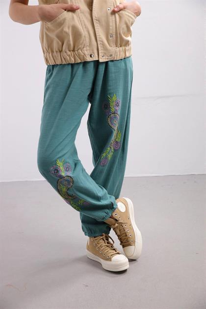 Mint Yeşili İşlemeli Paçası Lastikli Pantolon - Şaman Butik Mint Yeşili İşlemeli Paçası Lastikli Pantolon