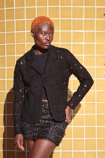 Siyah Çıtçıtlı Yakalı Örgü Ceket