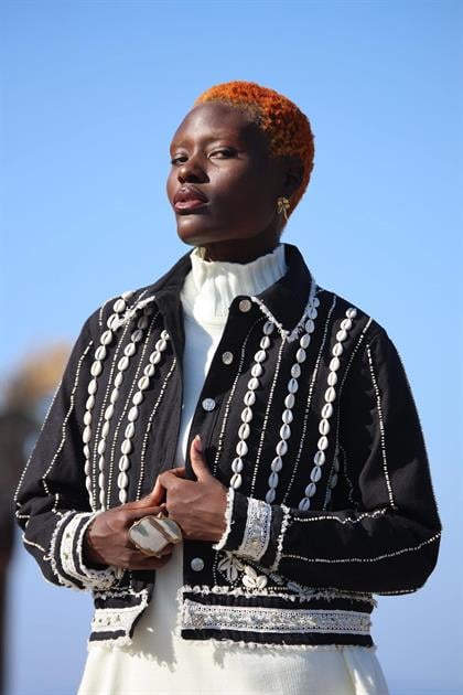 Siyah Güpür Detaylı Deniz Kabuklu Kot Ceket