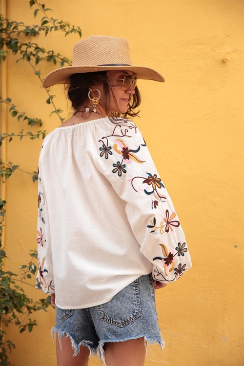 4-way Blouse with Accessories [A37_LE25-021S] | AOKI GLOBAL
