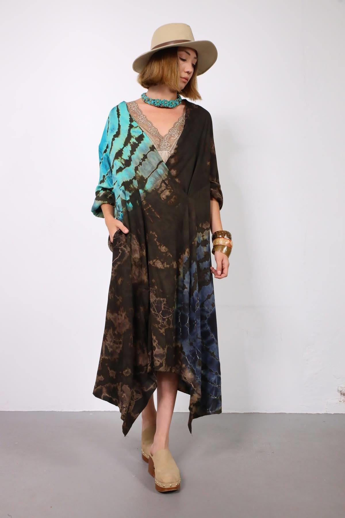 Haki Yaka Detaylı Batikli Elbise - Şaman Butik Haki Yaka Detaylı Batikli Elbise